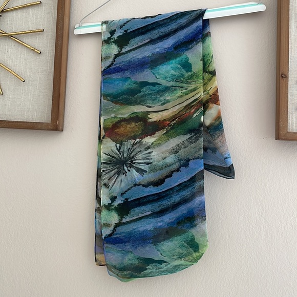 Designer formal flower patterned dress with shawl. Size: 16 - Picture 7 of 9